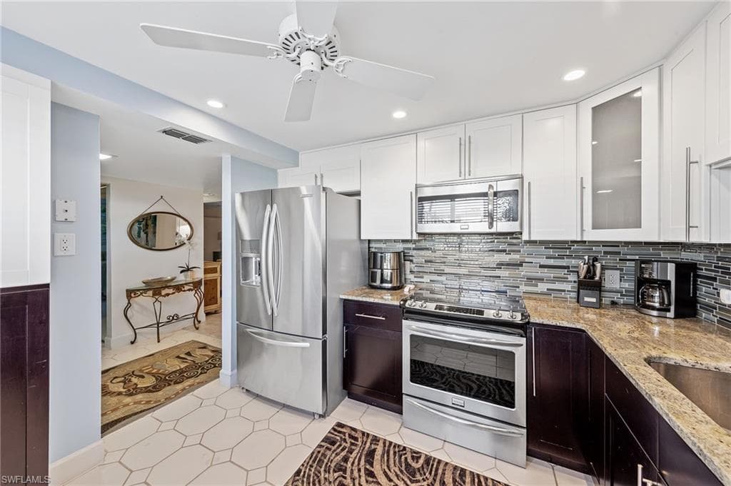 550 Teryl RD 7 NAPLES, FL 34112