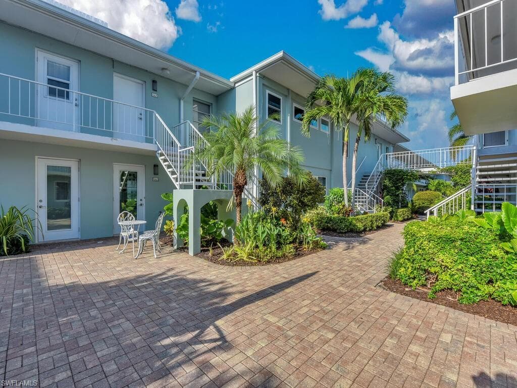 665 12th AVE S 665 NAPLES, FL 34102