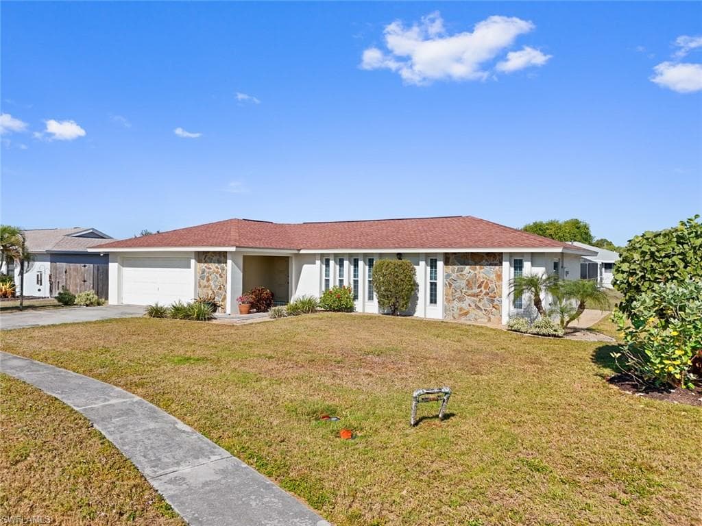 6944 Essex DR FORT MYERS, FL 33919