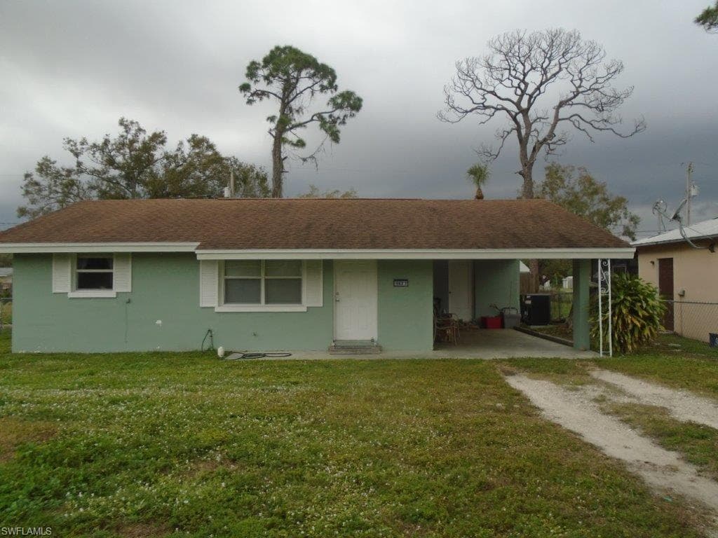 1627 Beachwood DR NORTH FORT MYERS, FL 33903