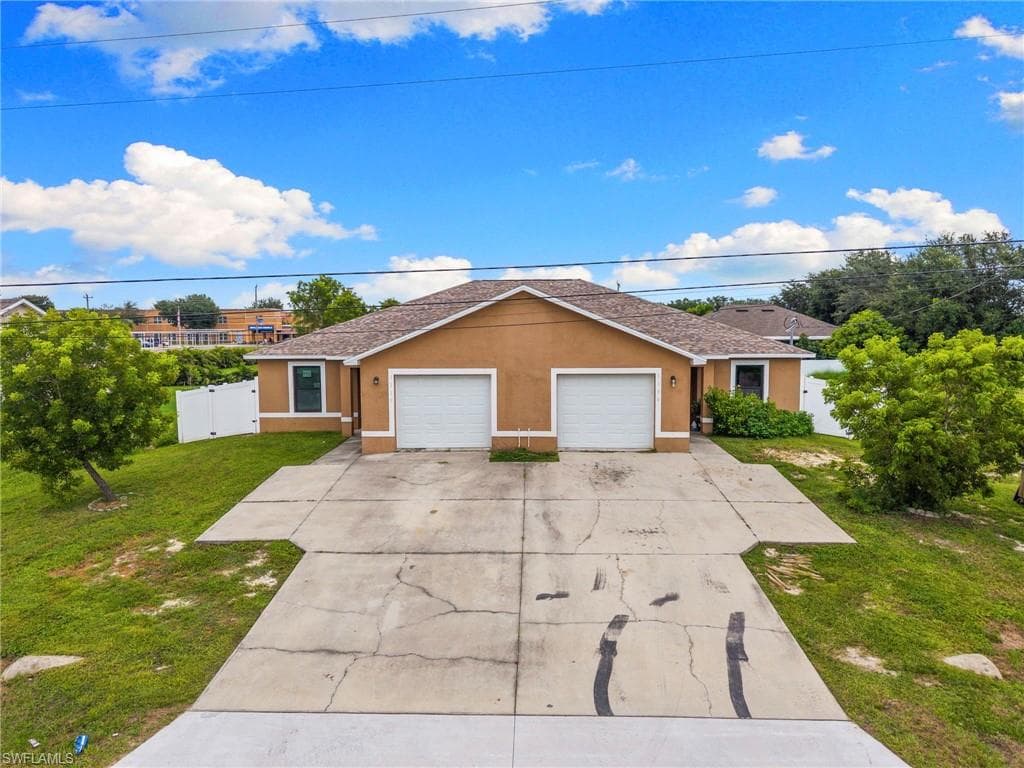 1117/ 1119 Diplomat PKWY E CAPE CORAL, FL 33909