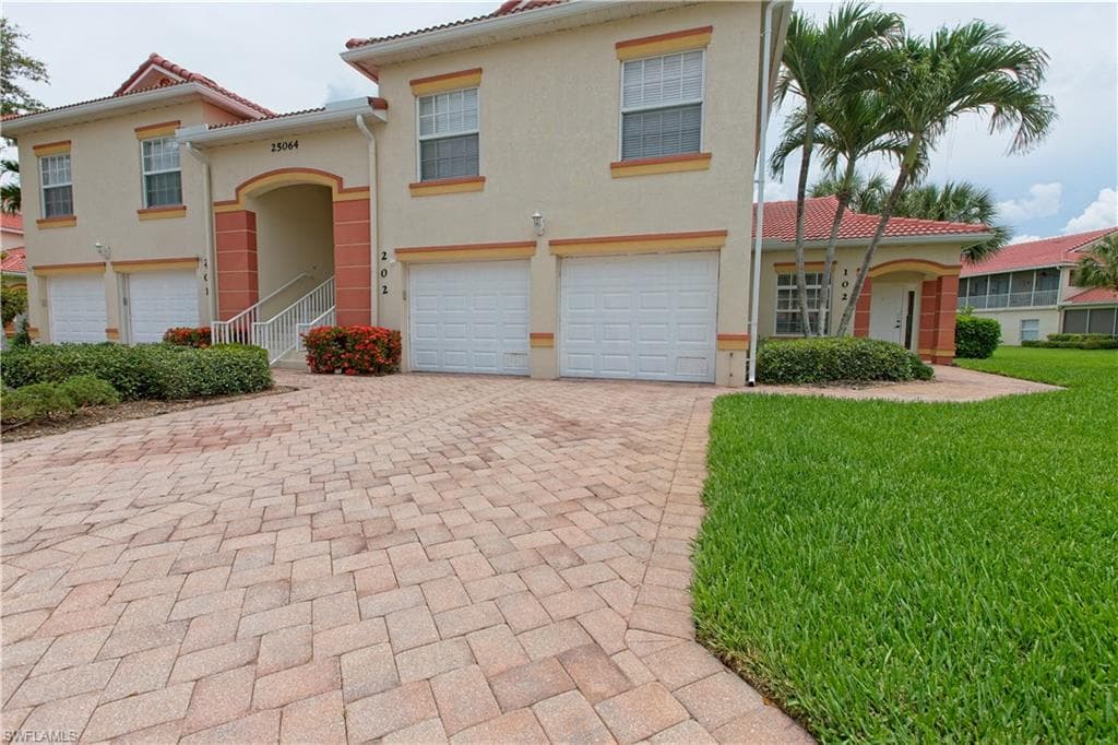 25064 Peacock LN 102 NAPLES, FL 34114