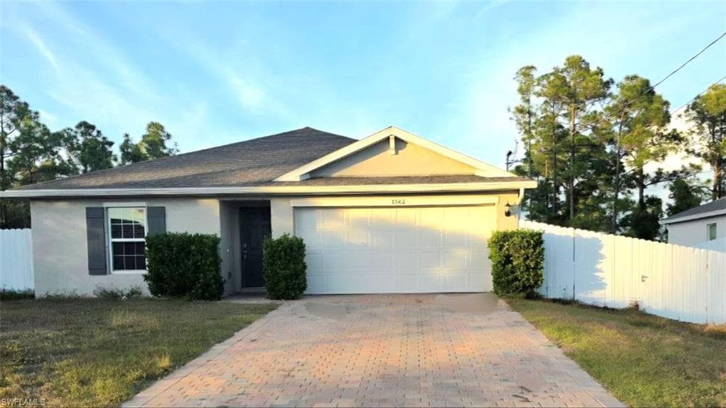 3002 37th ST SW LEHIGH ACRES, FL 33976