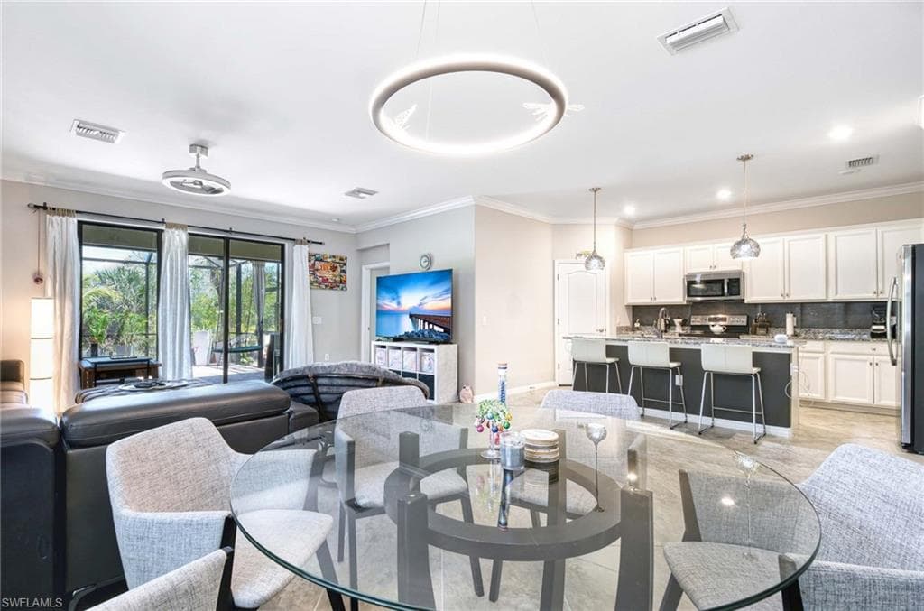 1608 Vizcaya LN NAPLES, FL 34113