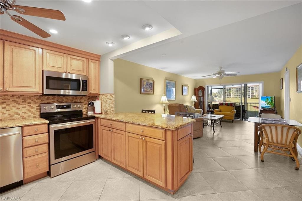41 High Point CIR S 107 NAPLES, FL 34103