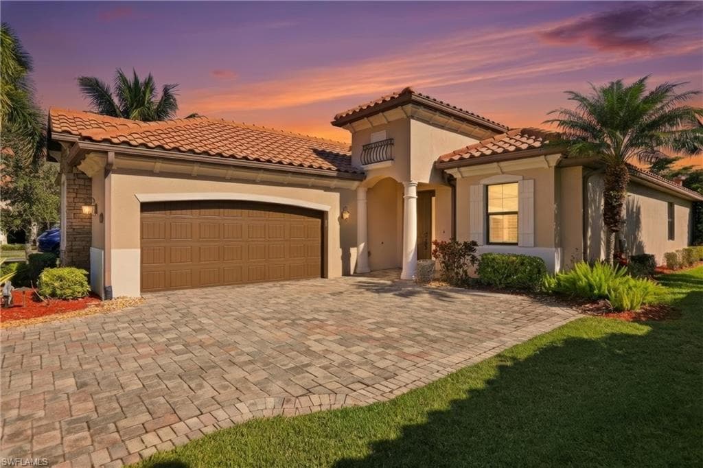 9238 Veneto PL 35 NAPLES, FL 34113