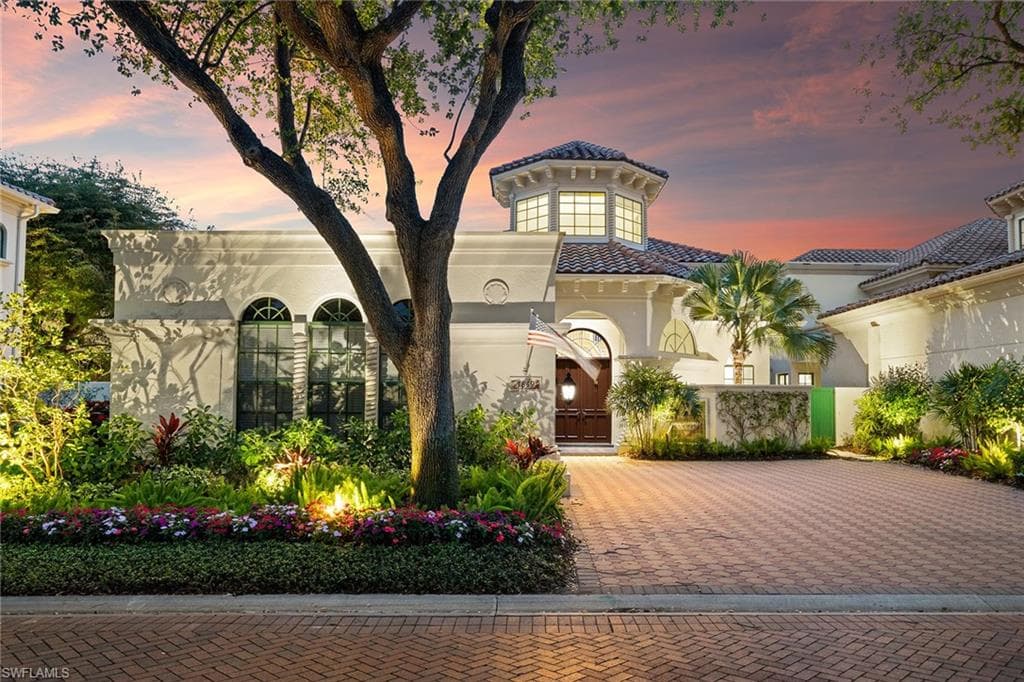 7849 Via Vecchia NAPLES, FL 34108