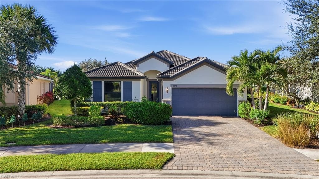 2042 Minneola ST NAPLES, FL 34120