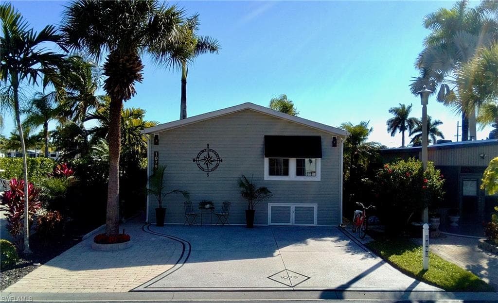 1079 Diamond Lake CIR NAPLES, FL 34114