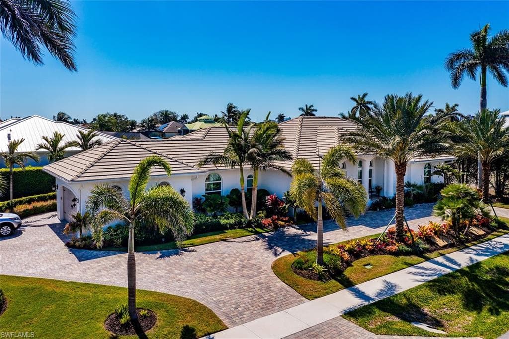 1015 Goldenrod AVE MARCO ISLAND, FL 34145