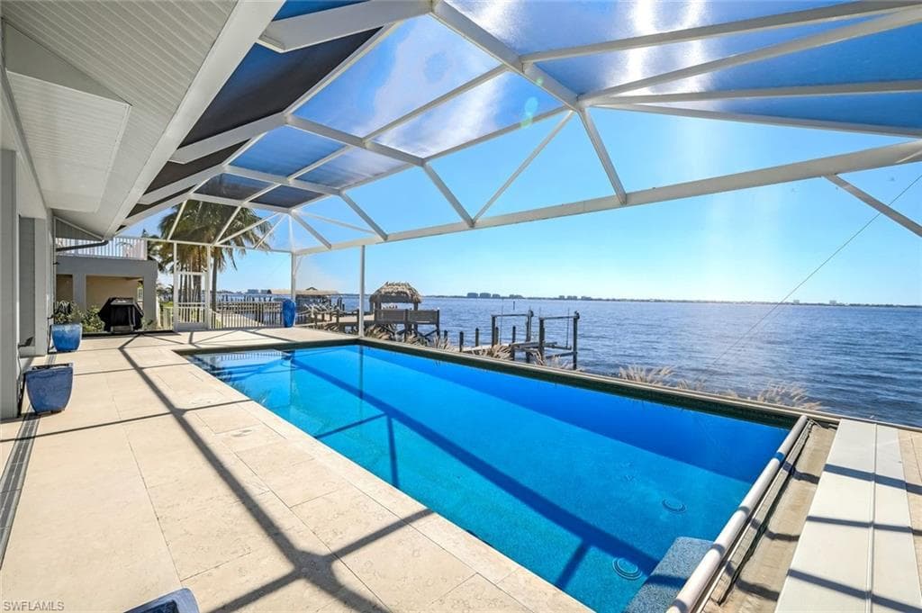320 Bayshore DR CAPE CORAL, FL 33904
