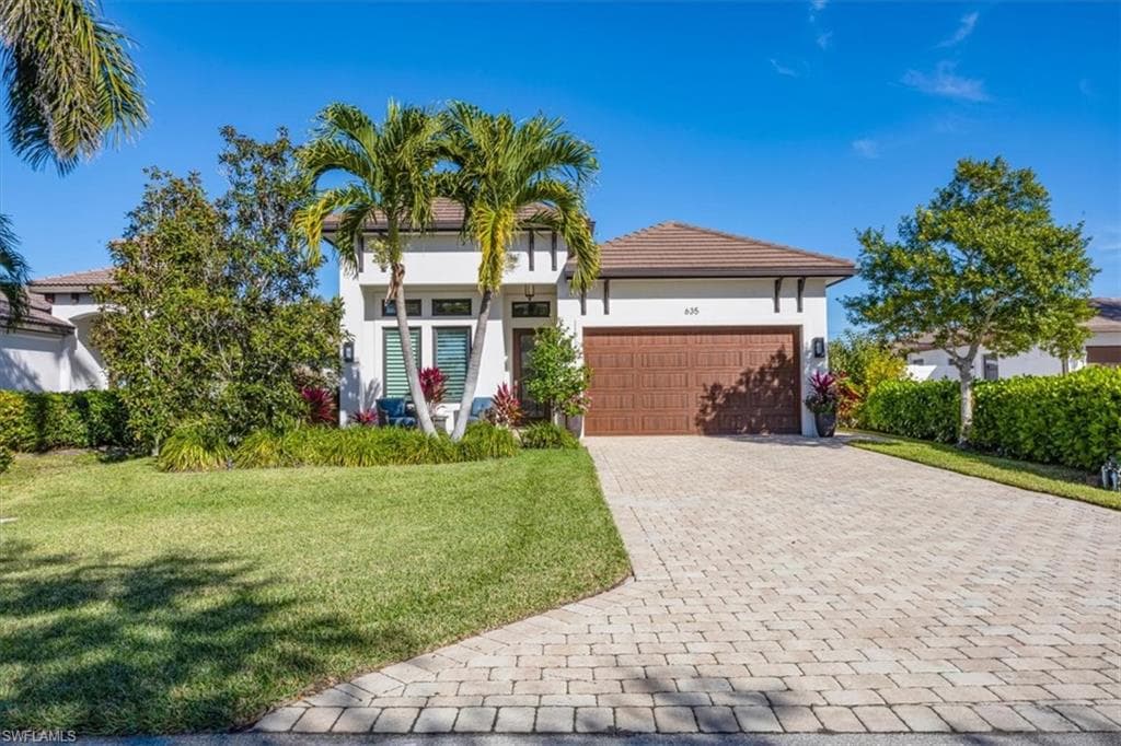 635 96th AVE N NAPLES, FL 34108