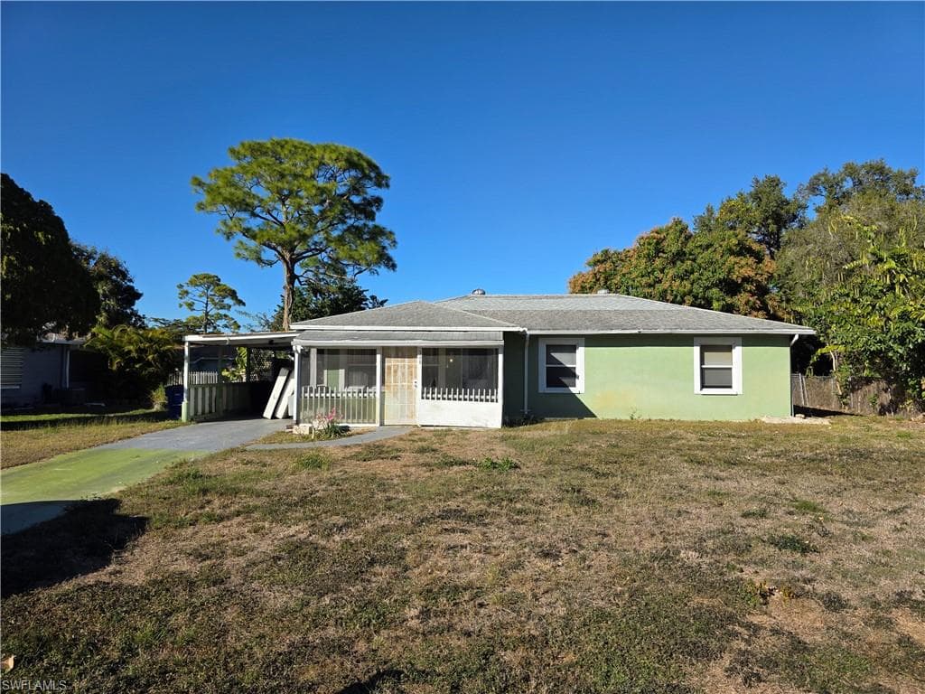 308 Stanford ST LEHIGH ACRES, FL 33936
