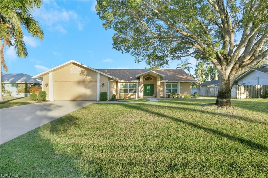 5739 Inverness CIR NORTH FORT MYERS, FL 33903