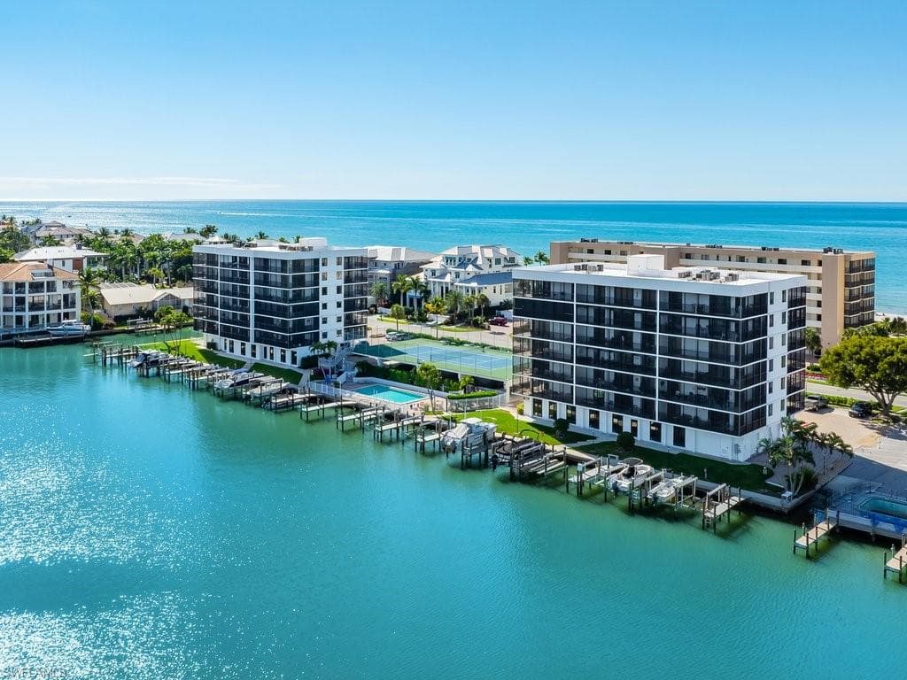 10482 Gulf Shore DR 233 NAPLES, FL 34108