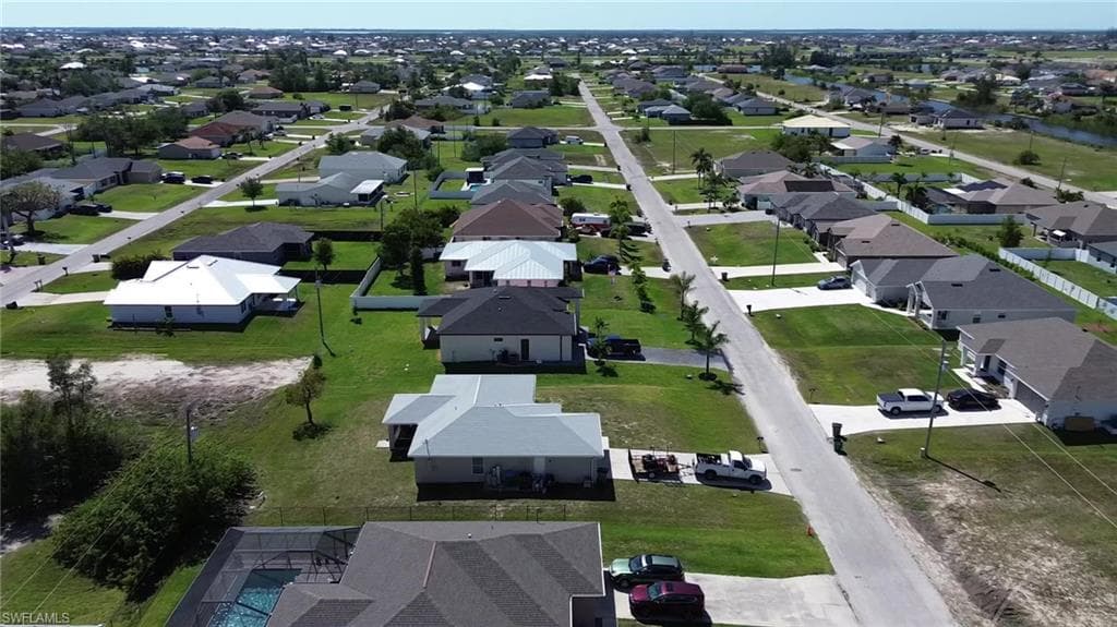 2713 5th TER CAPE CORAL, FL 33993
