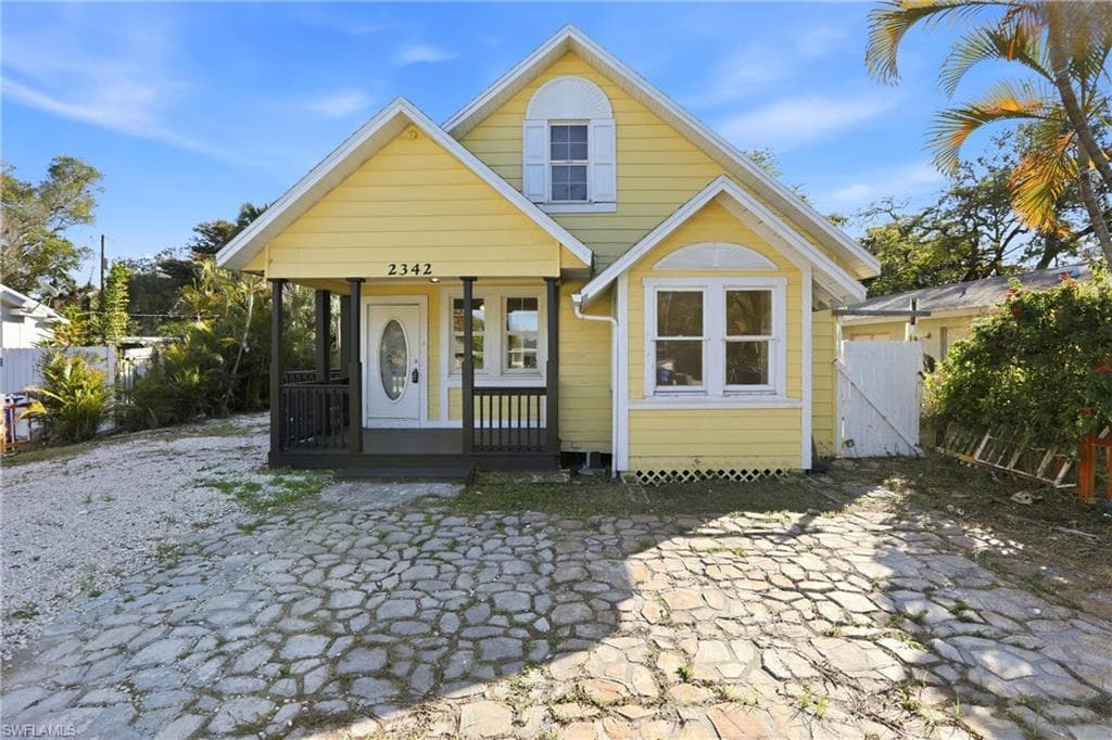 2342 Stella ST FORT MYERS, FL 33901