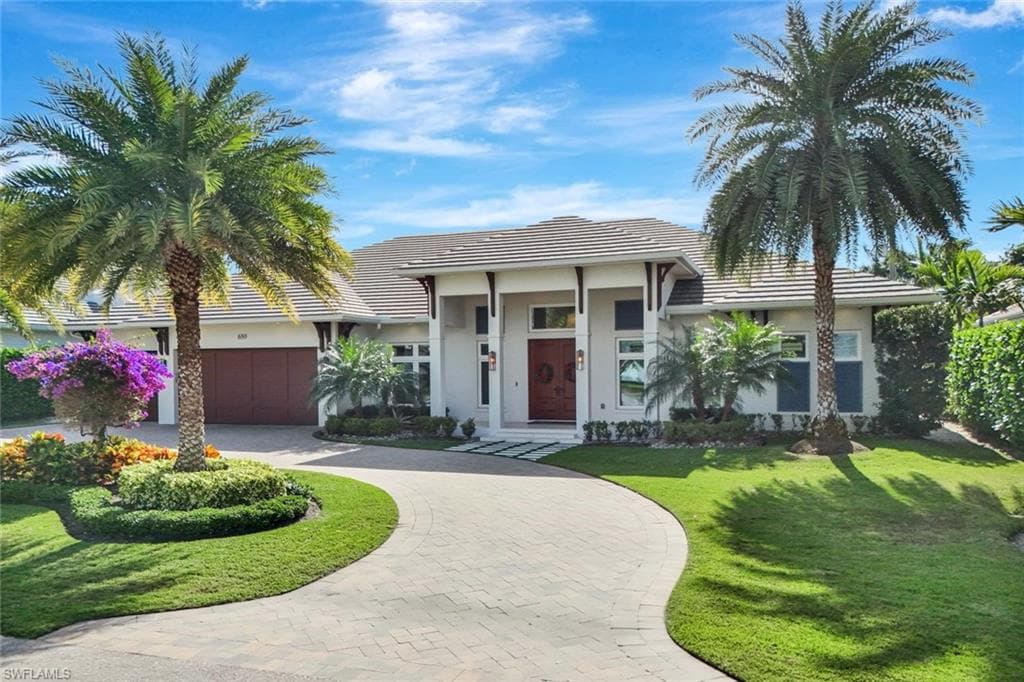 680 Wedge DR NAPLES, FL 34103