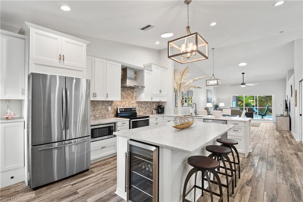 804 Wiggins Bay DR 22R NAPLES, FL 34110