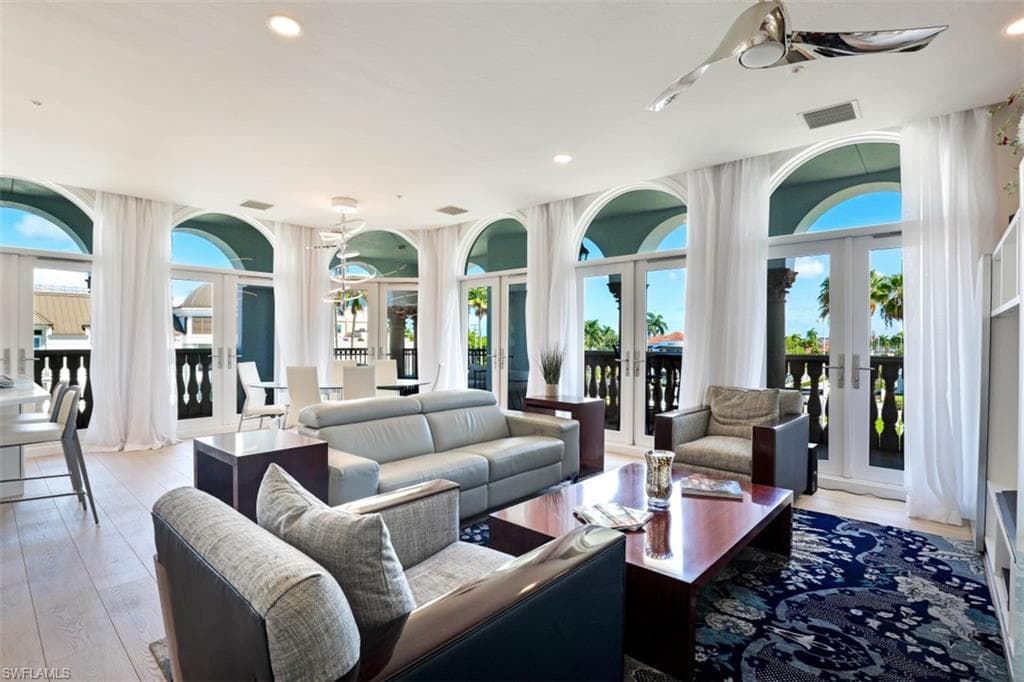 900 5th AVE S 303 NAPLES, FL 34102