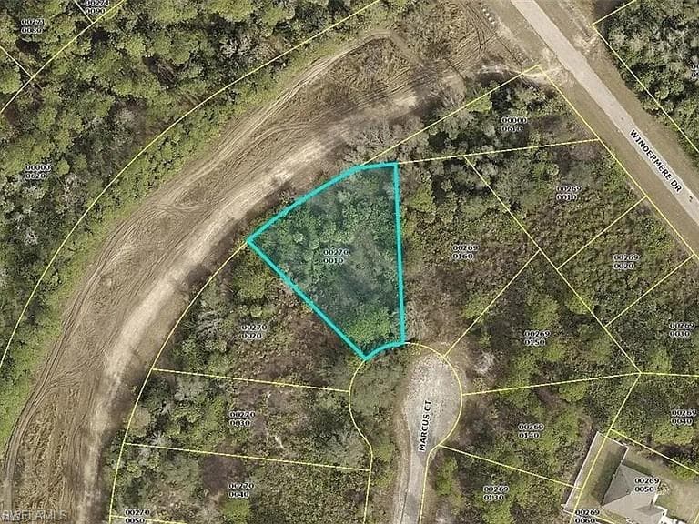 1899 Marcus CT LEHIGH ACRES, FL 33972