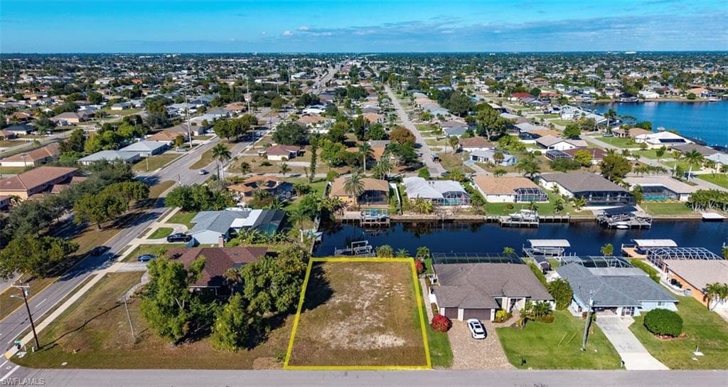 107 SE 35th TER CAPE CORAL, FL 33904