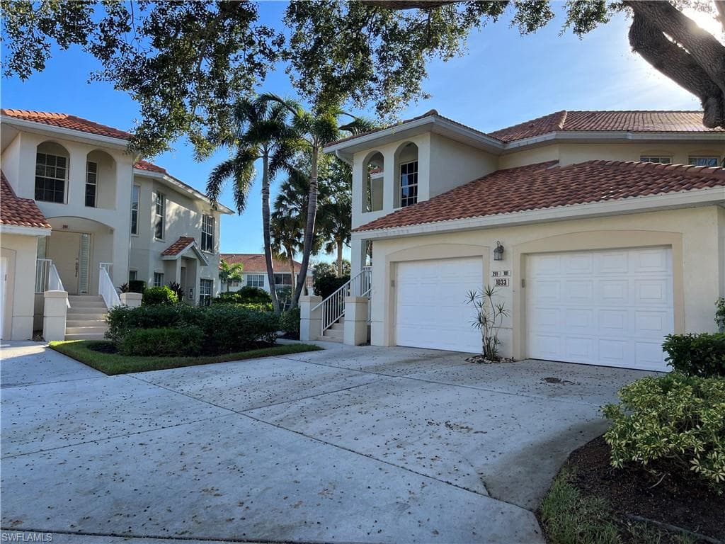 1033 Egrets Walk CIR 6-101 NAPLES, FL 34108