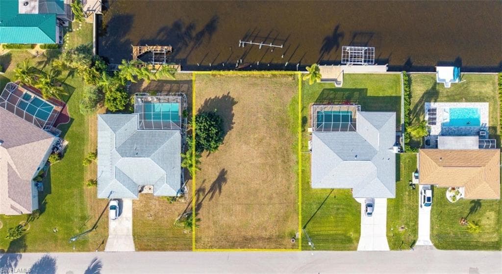 111 SE 37th TER CAPE CORAL, FL 33904