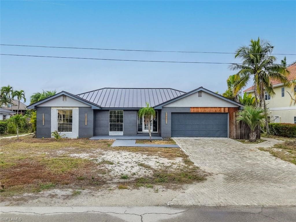 888 Limpet DR SANIBEL, FL 33957