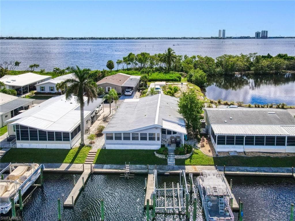 5535 Adam DR NORTH FORT MYERS, FL 33917