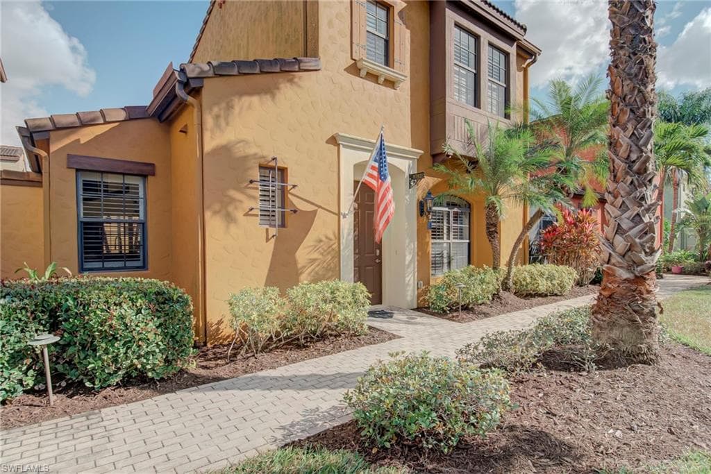 8900 Oliveria ST 9702 FORT MYERS, FL 33912
