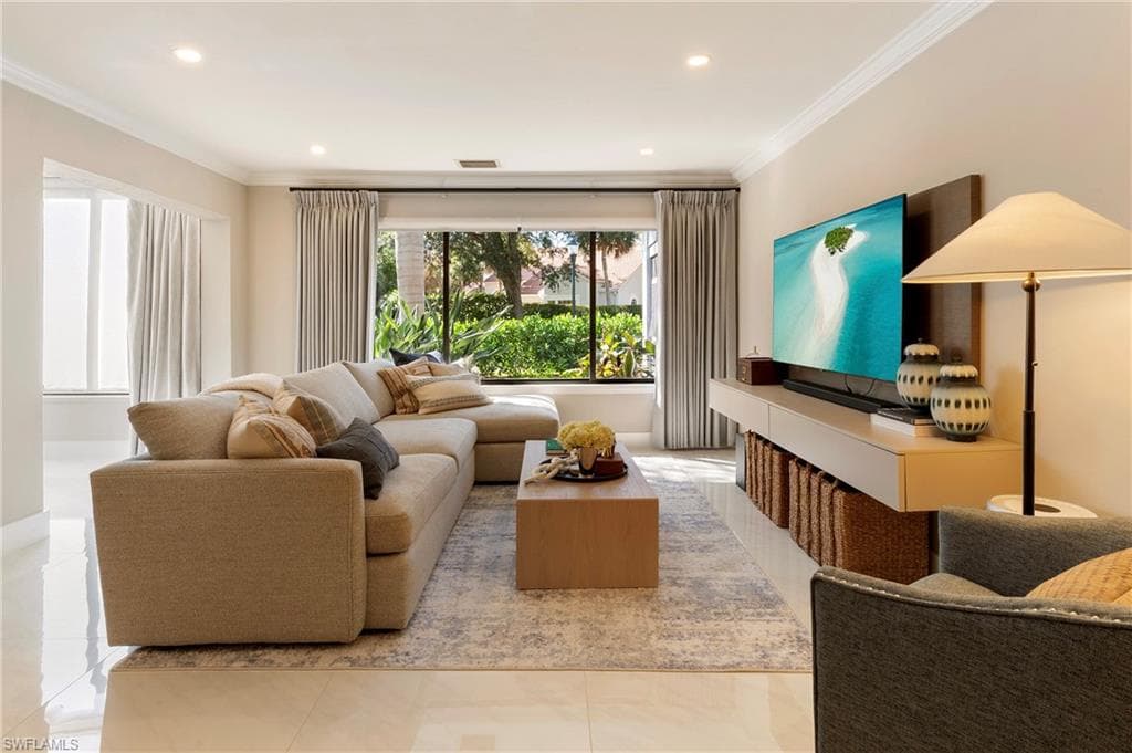 401 Courtside DR D101 NAPLES, FL 34105