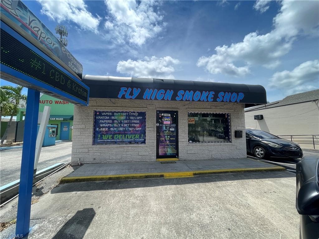 820 Cape Coral PKWY E CAPE CORAL, FL 33904