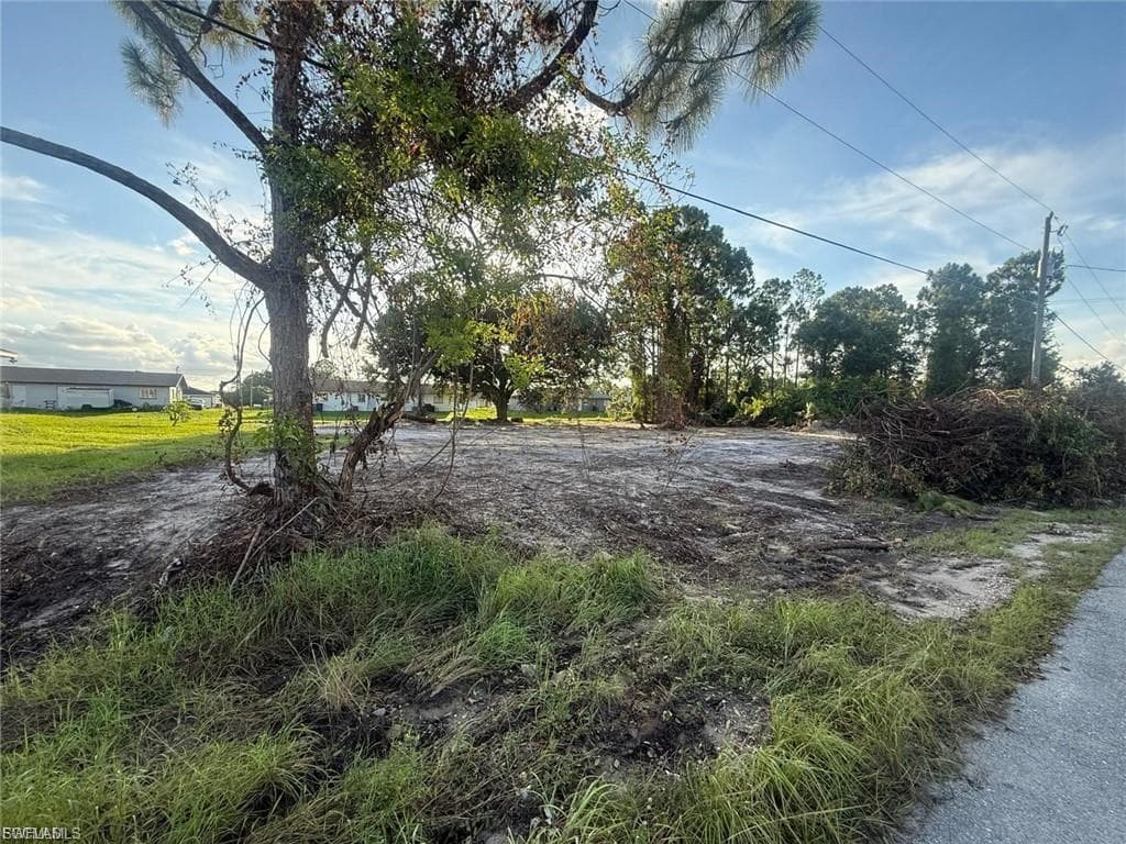 112 114 Gilbert AVE S LEHIGH ACRES, FL 33973