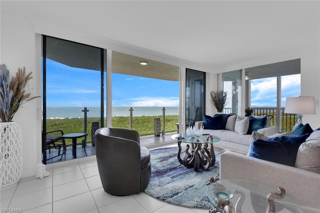 6101 Pelican Bay BLVD 1805 NAPLES, FL 34108