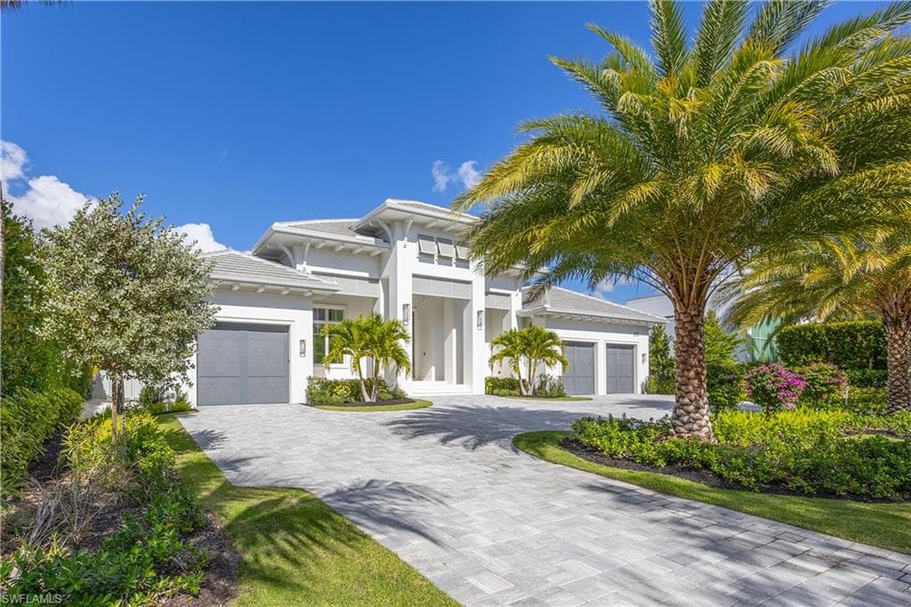 375 Bow Line DR NAPLES, FL 34103