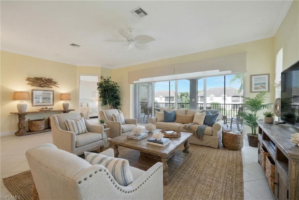 5025 Blauvelt WAY 202 NAPLES, FL 34105