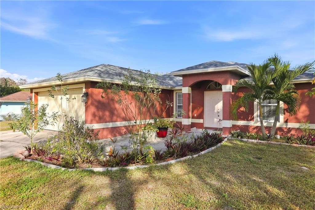 130 6th ST NE NAPLES, FL 34120