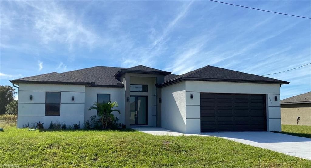 194 Yager CIR FORT MYERS, FL 33913