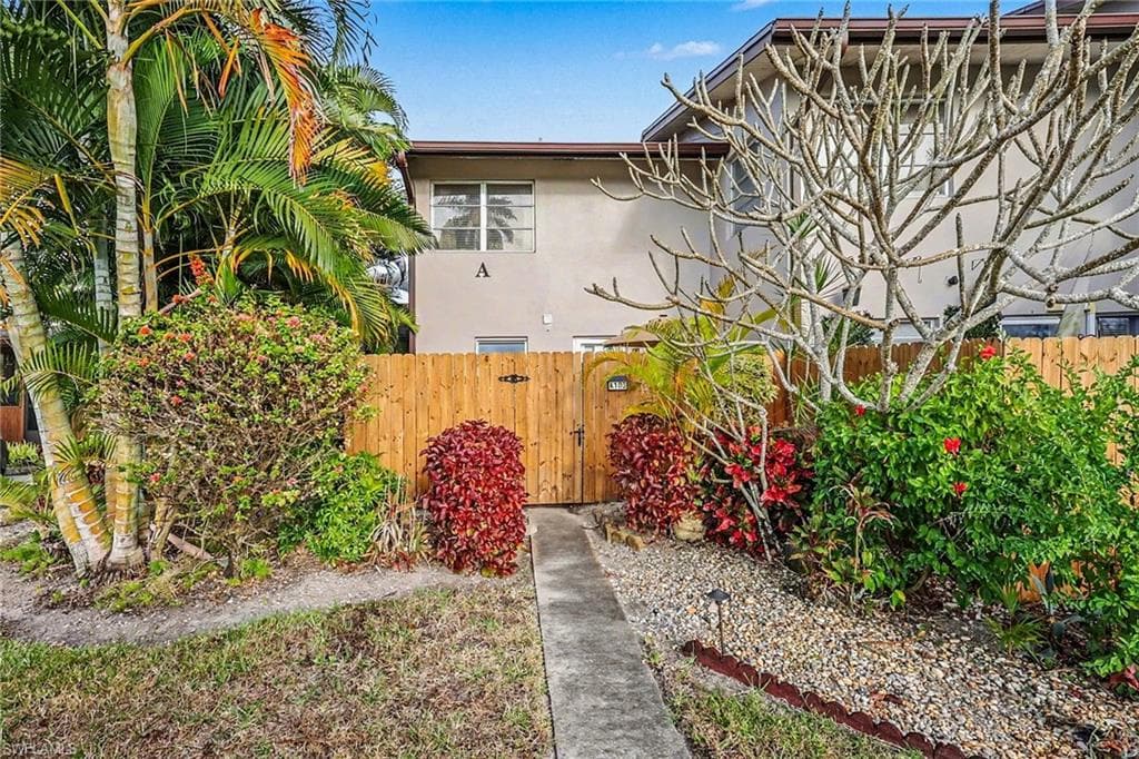 180 Cypress WAY E A103 NAPLES, FL 34110