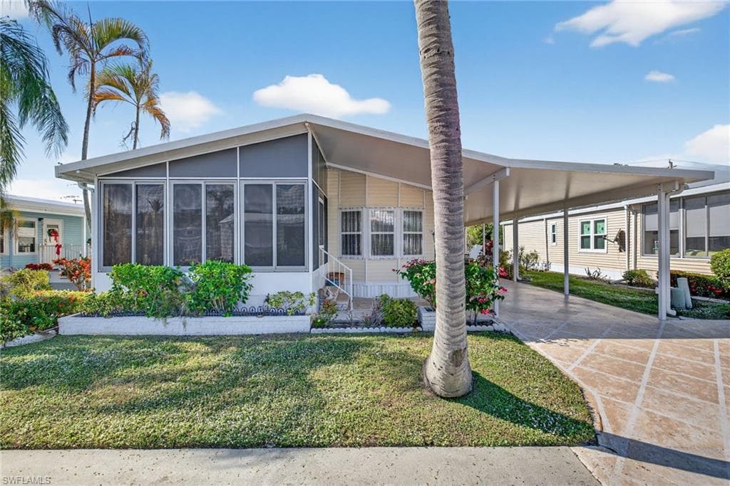 212 Oceans BLVD 212 NAPLES, FL 34104