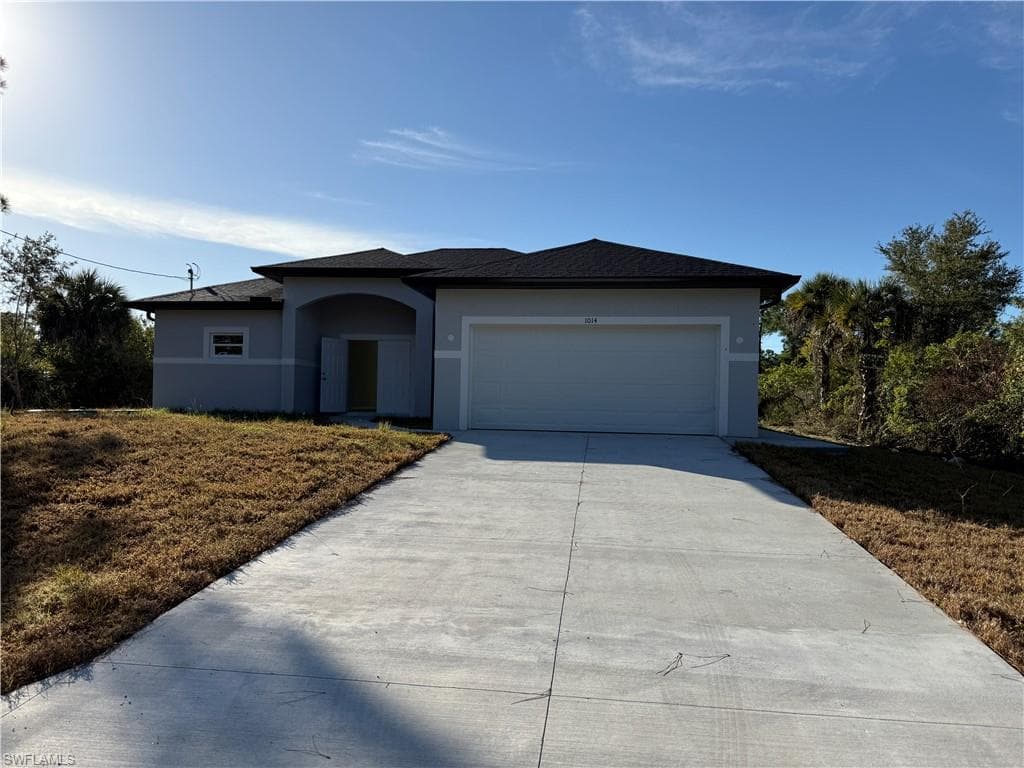 1014 Lakeside DR LEHIGH ACRES, FL 33974