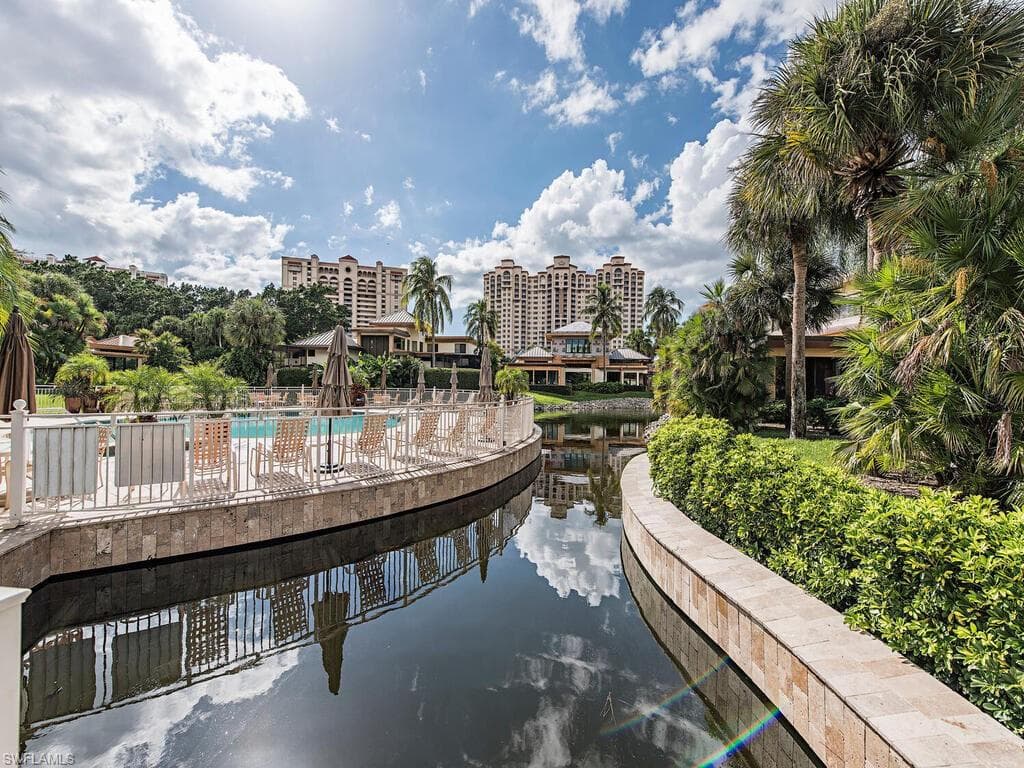 6760 Pelican Bay BLVD 332 NAPLES, FL 34108