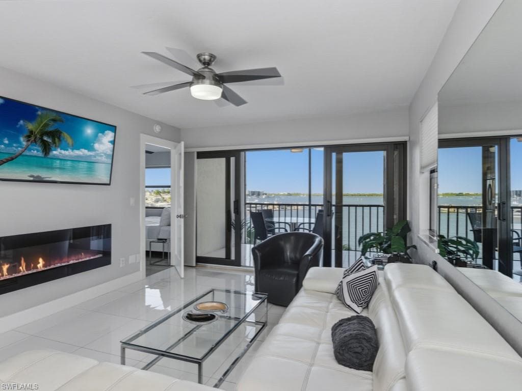 1003 Anglers CV K407 MARCO ISLAND, FL 34145