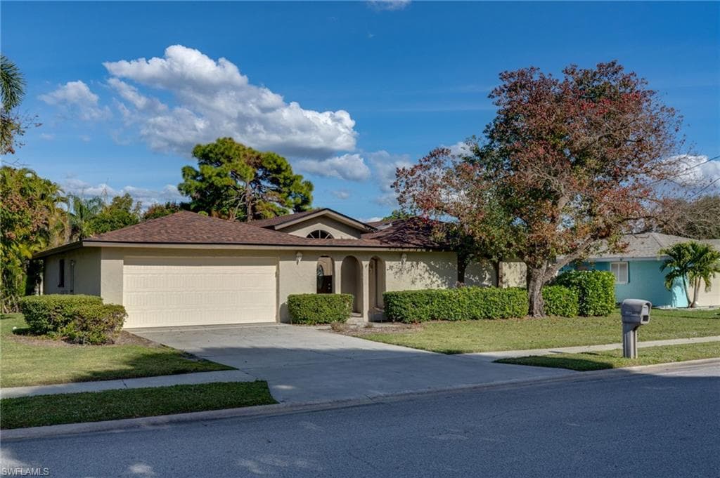 5860 Untermeyer CT NORTH FORT MYERS, FL 33903