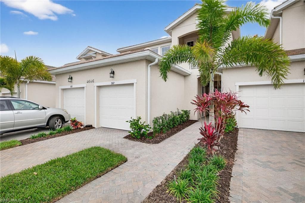 4646 Arboretum CIR 202 NAPLES, FL 34112