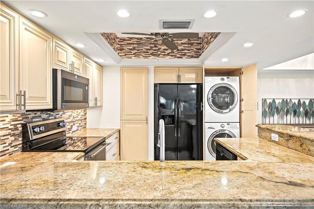 4251 Lake Forest DR 213 BONITA SPRINGS, FL 34134
