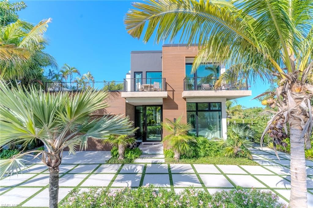 1100 Sandpiper ST NAPLES, FL 34102
