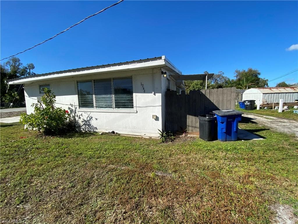 1746 Pacific AVE B NORTH FORT MYERS, FL 33903