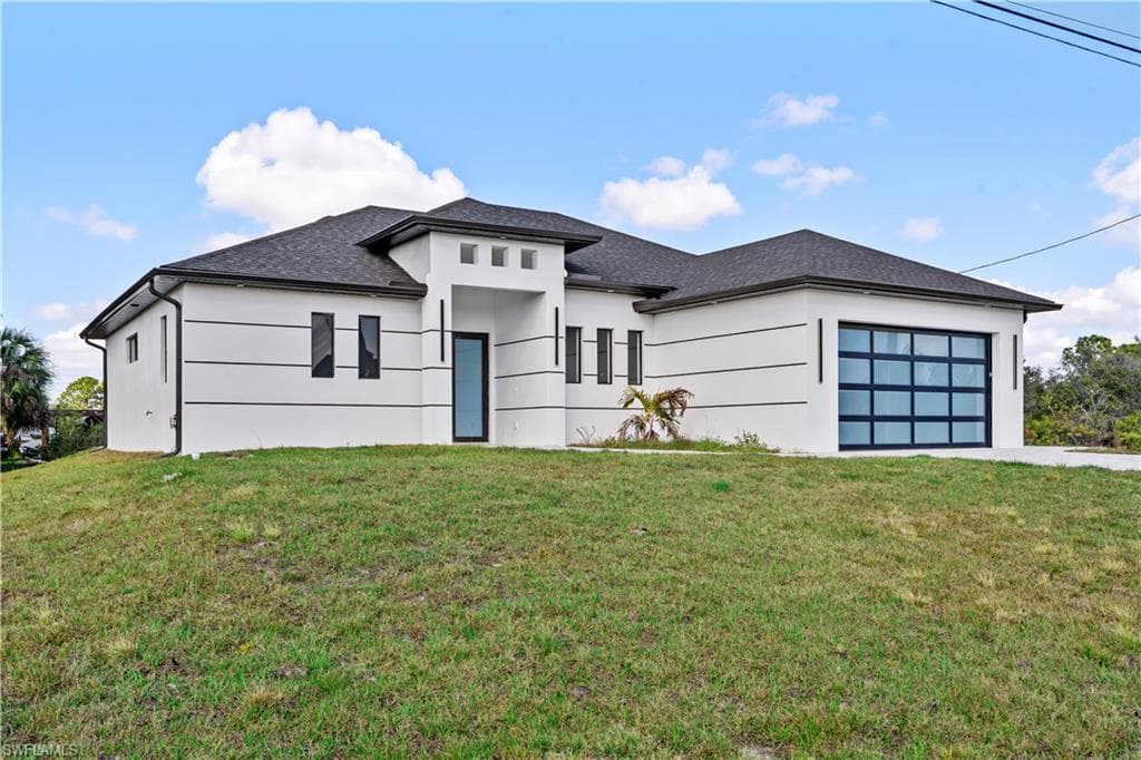 912 Bell BLVD S LEHIGH ACRES, FL 33974